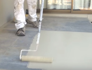 Как покрасить бетонный пол